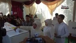 Video Detik-Detik Khofifah Indar Nyoblos di TPS 38 Surabaya