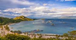 Menikmati Keindahan Pantai Sari Ringgung, Unik Ada Masjid Terapung