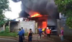 Pabrik Biji Plastik di Tangerang Terbakar, 2 Orang Diduga Terjebak Api