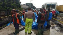Arus Lalu Lintas di Jalur Bocimi Terganggu akibat Longsor di Caringin