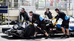 Tutup Drainase Terlepas, Sesi Latihan GP Azerbaijan Dihentikan
