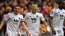 Posting Kenakan Topeng Jimenez, Wolverhampton Undang Sin Cara