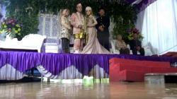 Sepasang Pengantin di Nganjuk Menikah di Tengah Banjir