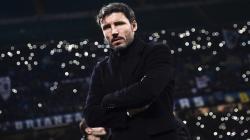 Tak hanya Di Francesco, Van Bommel Masuk Bursa Pelatih Anyar Milan
