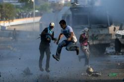 2 Demonstran Remaja Tewas Ditembak saat Bentrokan di Venezuela