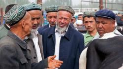 China Kembangkan Aplikasi Ponsel Pintar demi Pantau Muslim di Xinjiang