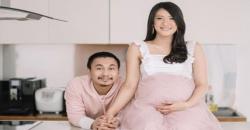 Anissa Aziza Lahirkan Anak Pertama, Raditya Dika Resmi Jadi Ayah