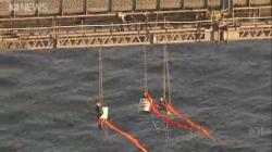 Aktivis Lingkungan Panjat Jembatan Sydney Harbour Protes Perubahan Iklim