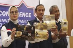 Begini Penampakan 4 Truk Kopi Pak Belalang yang Kedaluwarsanya Dipalsukan