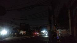 Mencekam, Lampu Penerangan Jalan di Petamburan Mati Total saat Ricuh