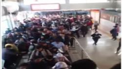 Video Amatir Tanah Abang Ditutup, Penumpang KRL Berhamburan Cari Angkutan Lain