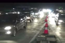 Video Kepadatan Lalu Lintas di Gerbang Tol Cikarang Utama pada H-10