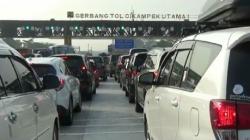 Puncak Mudik Lebaran, 25.000 Kendaraan Diprediksi Lintasi GT Cikatama Malam Ini