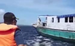 Terombang-Ambing Seharian di Laut, 26 Penumpang KM Sinar Alam Diselamatkan Basarnas