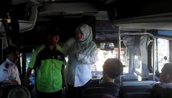 Tiket Mudik Selangit, Bupati Pandeglang Semprot Awak Bus saat Sidak Terminal