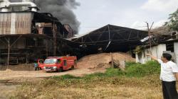 Pabrik Gula Sragi Pekalongan Terbakar, 9 Mobil Damkar Dikerahkan