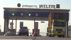 Hindari Macet di Kalikangkung, Pemudik Pilih Keluar lewat Pintu Tol Weleri