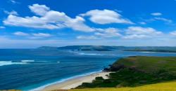 Libur Lebaran Asyiknya ke Lombok, Jelajahi Bukit Merese yang Mirip New Zealand