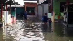 Lebaran Hari Kedua, Banjir Rob Landa Pemukiman Warga Belawan Lama Medan