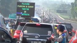 Lebaran Hari Kedua Jalur Puncak Macet, One Way Diberlakukan hingga Minggu