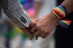 Warga Jambi Diresahkan Munculnya Grup FB Gay, Miliki 4.000 Anggota<