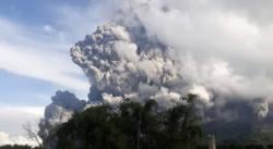 Gunung Sinabung Meletus dengan Tinggi Kolom Abu 7 Km, Tidak Ada Korban Jiwa