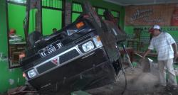 Asyik Makan di Warung, 1 Anggota TNI dan 2 Warga Tewas Tertimpa Mobil Pikap