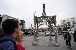 Patung Aktris Marilyn Monroe di Hollywood Digergaji dan Dibawa Kabur Pencuri