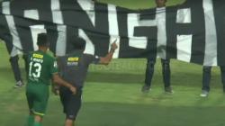 Video Kekesalan Bejo Sugiantoro Usir Bonek dari Lapangan