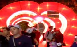 Asyiknya Berswafoto di Taman Lampion, Wahana Baru di Jakarta Fair