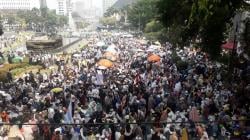 Ribuan Massa Gelar Aksi Kawal Putusan MK