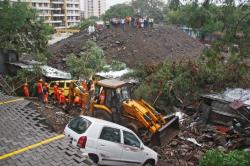 Tembok Perumahan Ambruk dan Hantam Gubuk di India, 15 Orang Tewas
