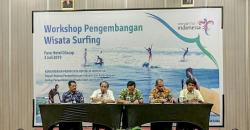 Ombaknya Terbaik, Pantai Widarapayung Cilacap Dikembangkan Jadi Wisata Selancar