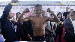 Tibo Monabesa, Mantan Sopir Angkot yang Jadi Juara Dunia