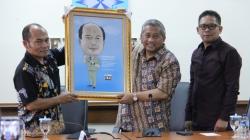 IJTI Anugerahkan Penghargaan Pengabdian Tanpa Batas untuk Sutopo Purwo Nugroho