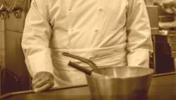 Kesal Ditagih Makanan, Koki Hotel Siram Tamu Pakai Minyak Mendidih