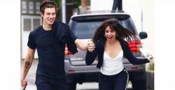 Gandengan Tangan di Jalan, Camila Cabello dan Shawn Mendes Jadian?
