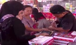 Suasana Pasar Asemka Dipadati Pengunjung jelang Tahun Ajaran Baru