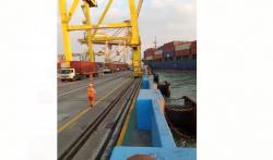 Crane Kontainer Roboh di Pelabuhan Semarang, Pelindo III Rugi Rp60 Miliar