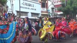 Ratusan Penari dari 13 Negara Pukau Ribuan Warga dalam Surabaya Cross Culture