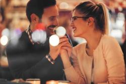 Ingin Berkencan dengan Sahabat Sendiri, Ini yang Perlu Diperhatikan