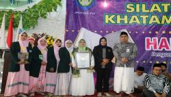 Ribuan Hafizah se-Jawa Pecahkan Rekor Muri Lantunkan Alquran Terbanyak di MAJT