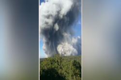Video Detik-Detik Gunung Tangkuban Parahu Erupsi, Wisatawan Panik