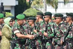 Pangdam Siliwangi Berangkatkan Satgas Yonif Raider 300/BJW ke Perbatasan RI-PNG