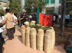 Pasar Jaya Siapkan 20.000 Besek Bambu untuk Daging Kurban