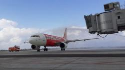 Bawa 116 Penumpang, AirAsia Mendarat Perdana di Bandara Internasional Yogyakarta