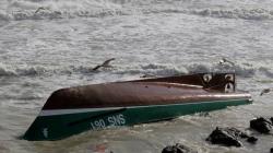 Kapal Nelayan Angkut Rombongan Siswa SMA Tenggelam di Pulau Panjang