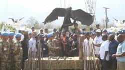 Tim Operasi Jaring Laba-Laba TNI Terima Senjata dari Eks Kombatan Kongo