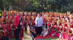 Ajak Cucu ke Arena Kongres PDIP, Megawati Disuguhi Tari Gandrung Banyuwangi