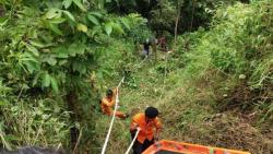Mobil Hilux Masuk Jurang Sedalam 200 Meter di Simalungun, 5 Orang Luka Parah